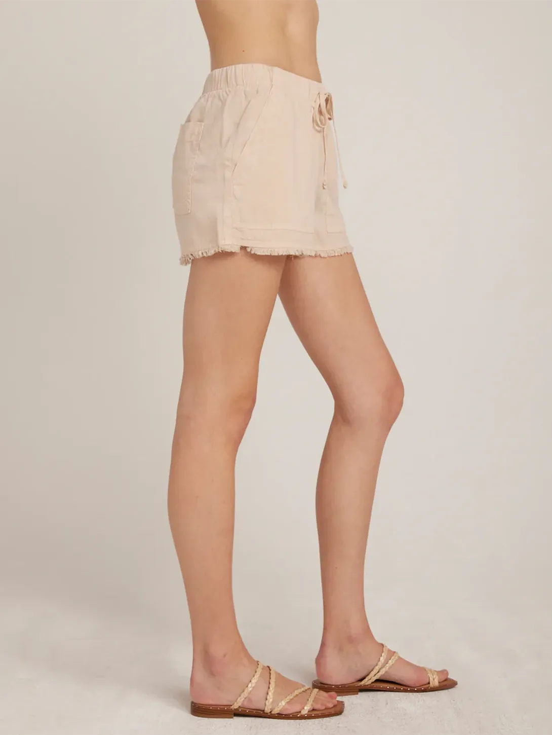 Frayed Pocket Short