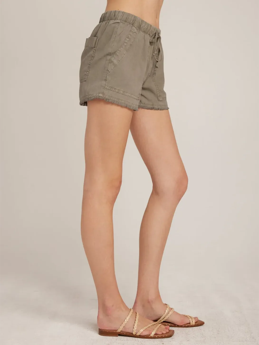 Frayed Pocket Short