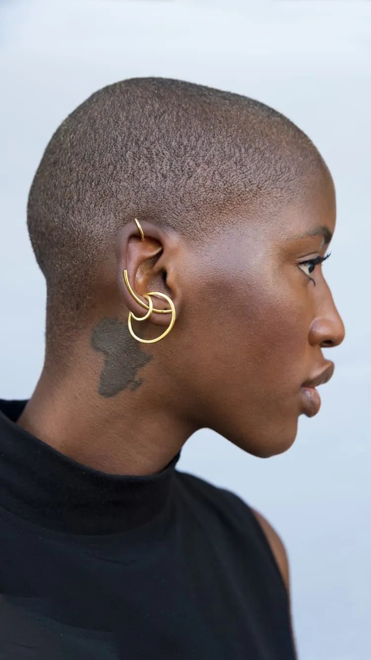 Set ear-cuffs in gold