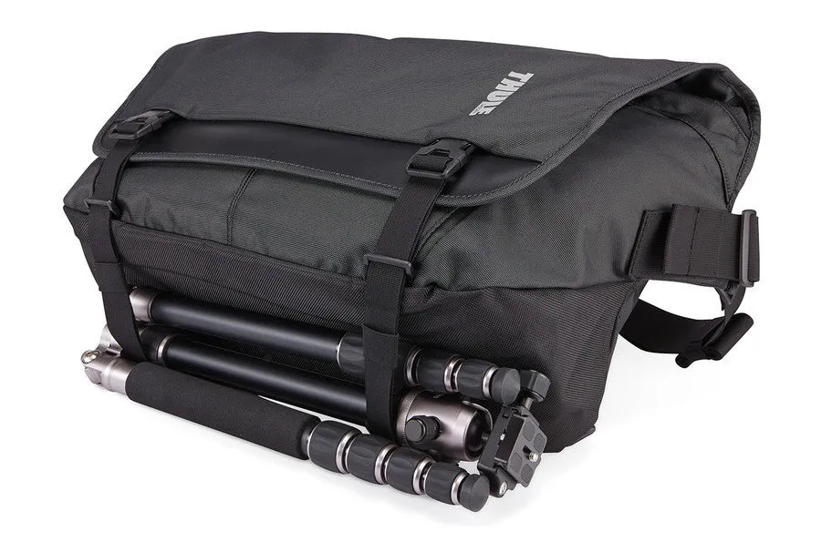 Thule Covert DSLR Messenger