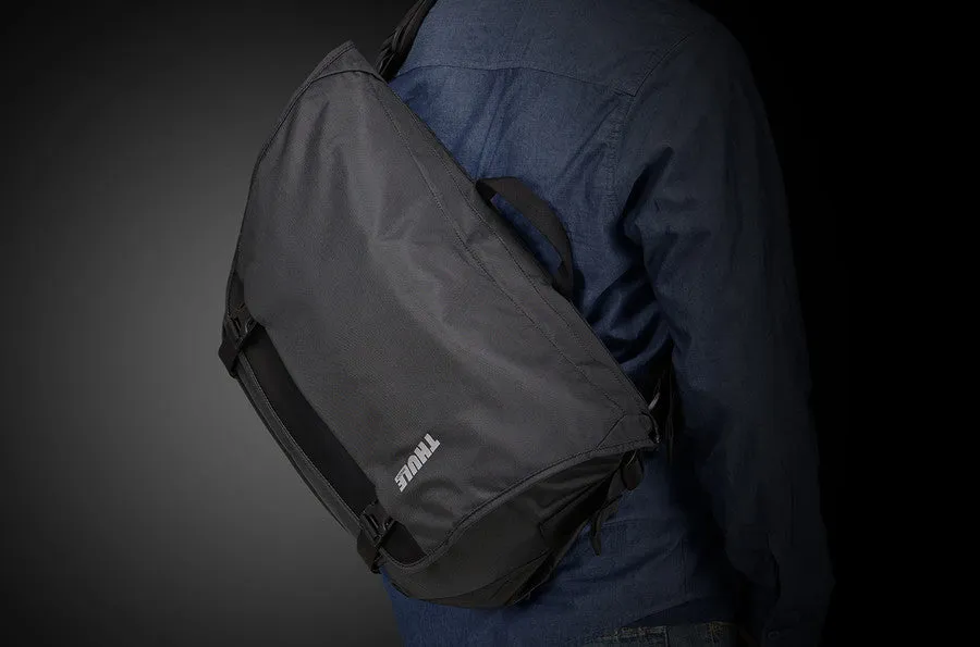 Thule Covert DSLR Messenger