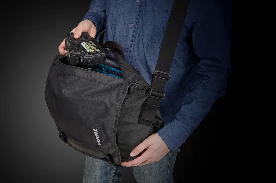 Thule Covert DSLR Messenger