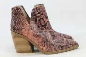 Vince Camuto Gigietta Women's Pink Snake Boots 7.5M(ZAP13781)